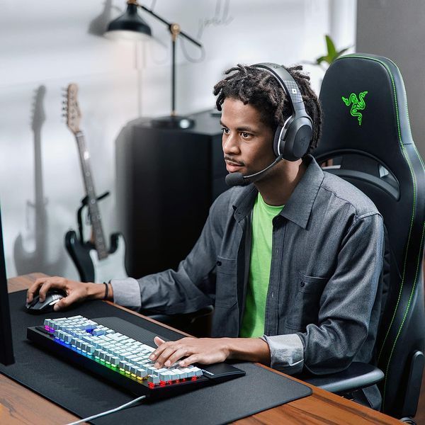 Навушники з мікрофоном Razer Barracuda X 2022 Roblox Edition (RZ04-04430400-R3M1) 6578 фото